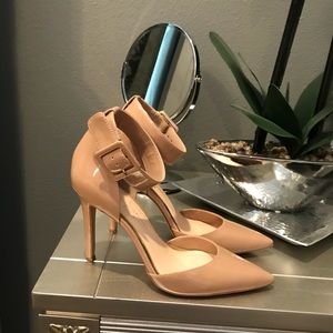 Jessica Simpson heels